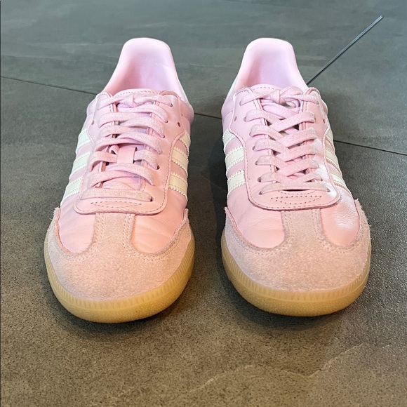 Adidas youth size 6 Pink Sambas in original box - Picture 2 of 15